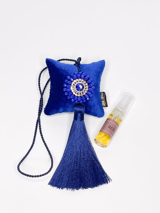 Pakabinamas kvapas su žėrinčiais kristalais