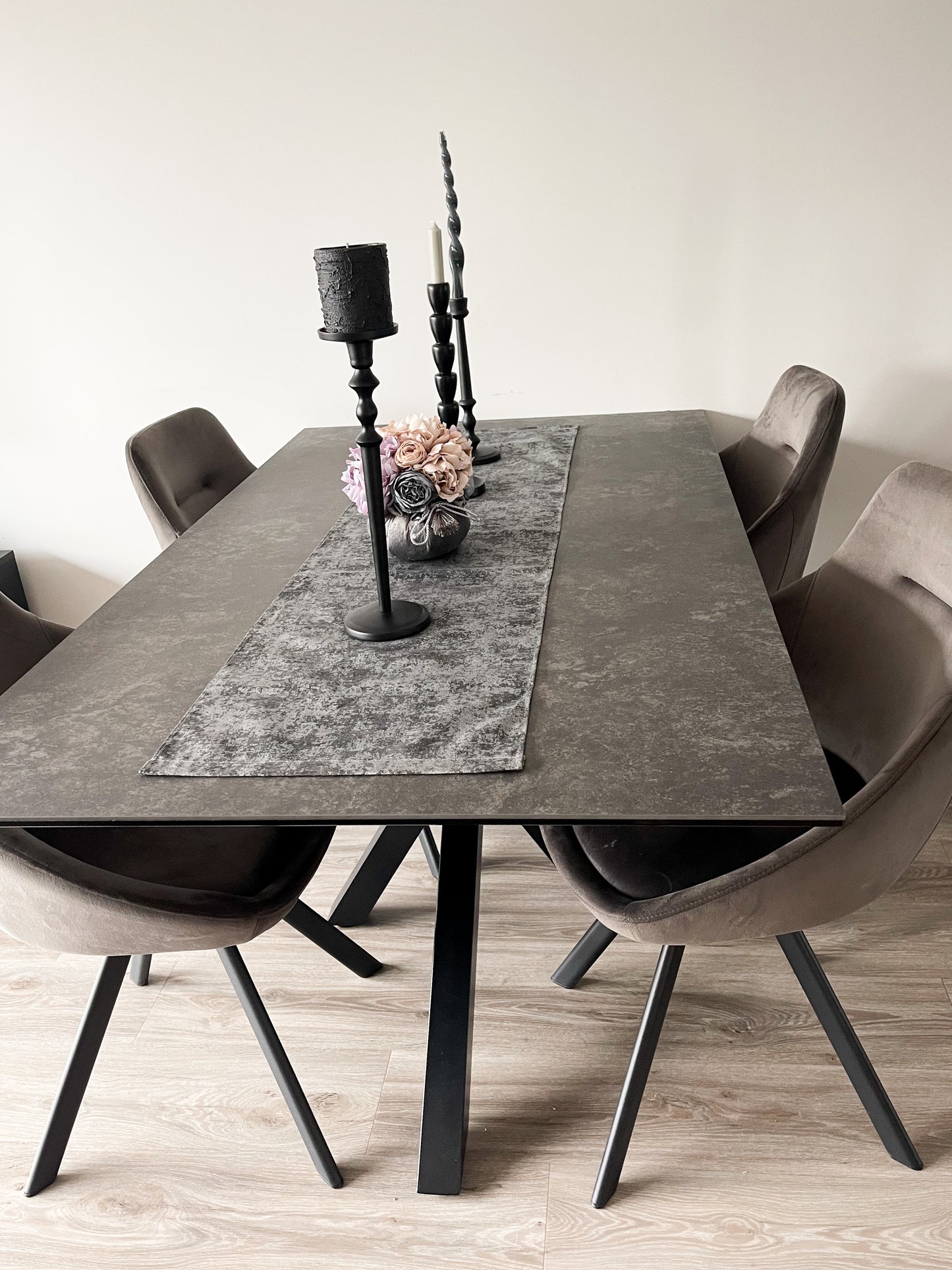 Table runner "Silver Land"
