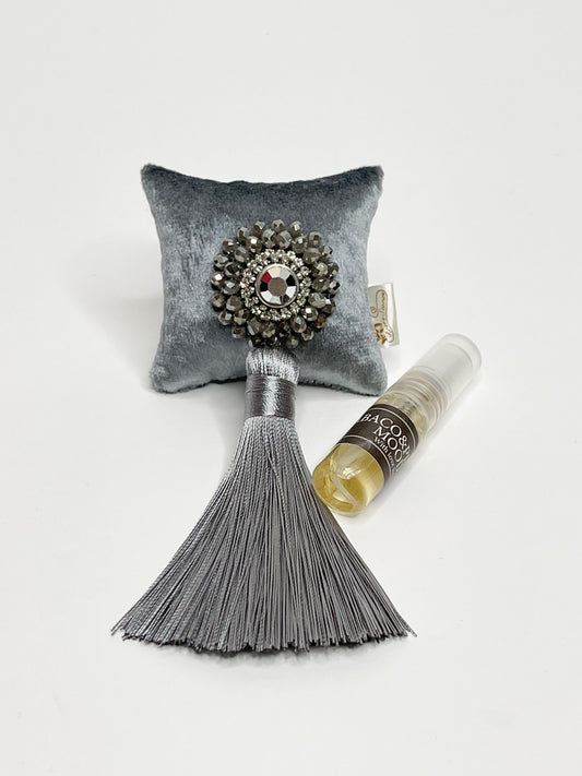 Kvapas automobiliui su žėrinčiais kristalais