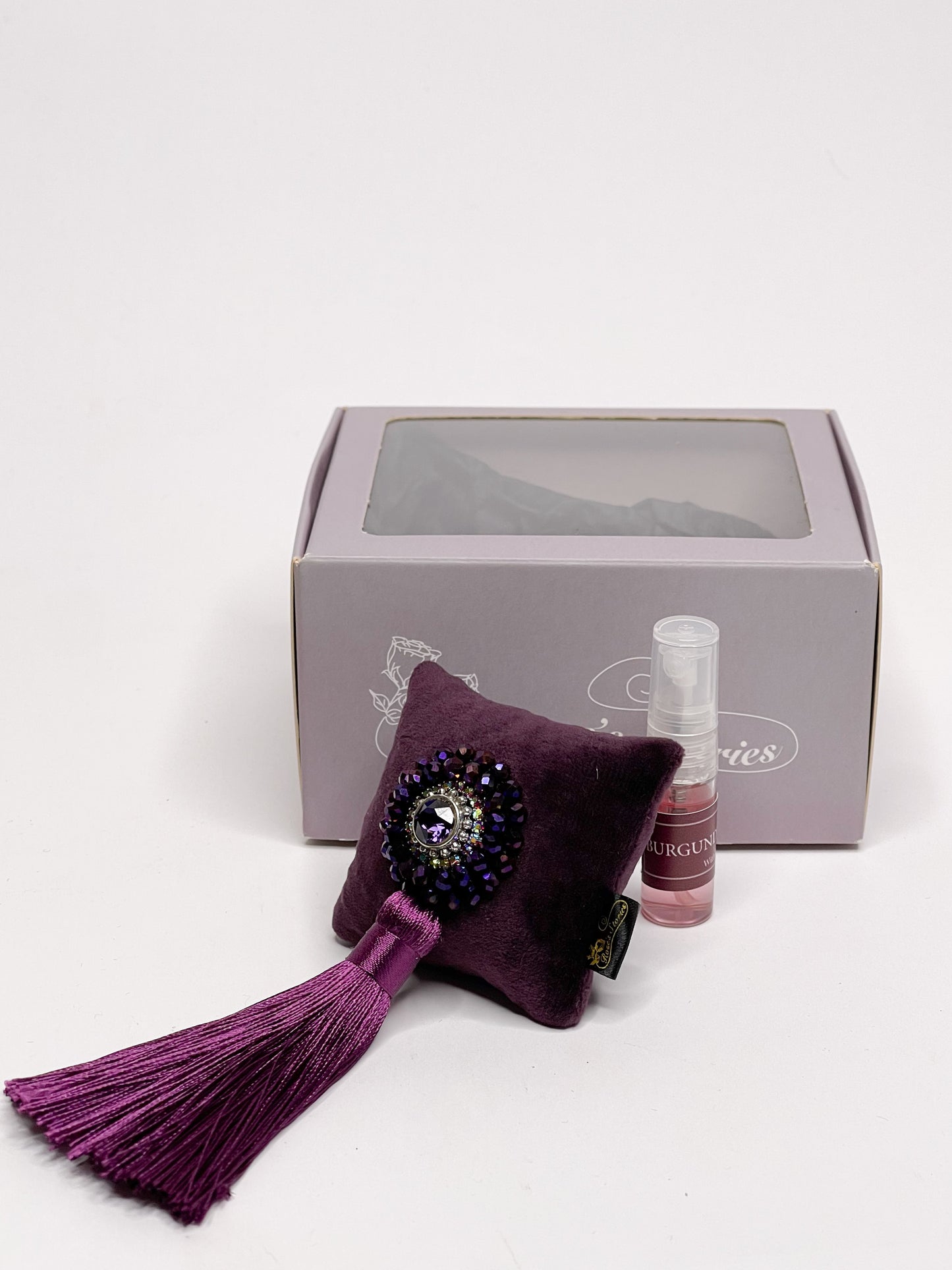 Car fragrance with sparkling crystals