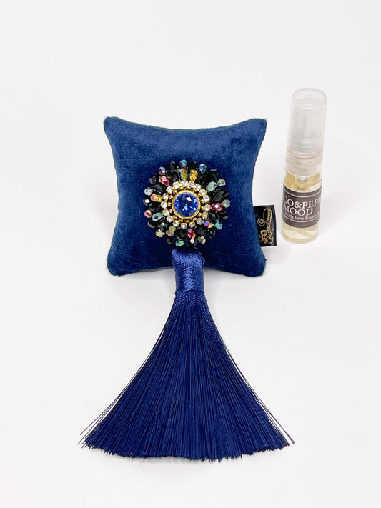 Kvapas automobiliui su žėrinčiais kristalais