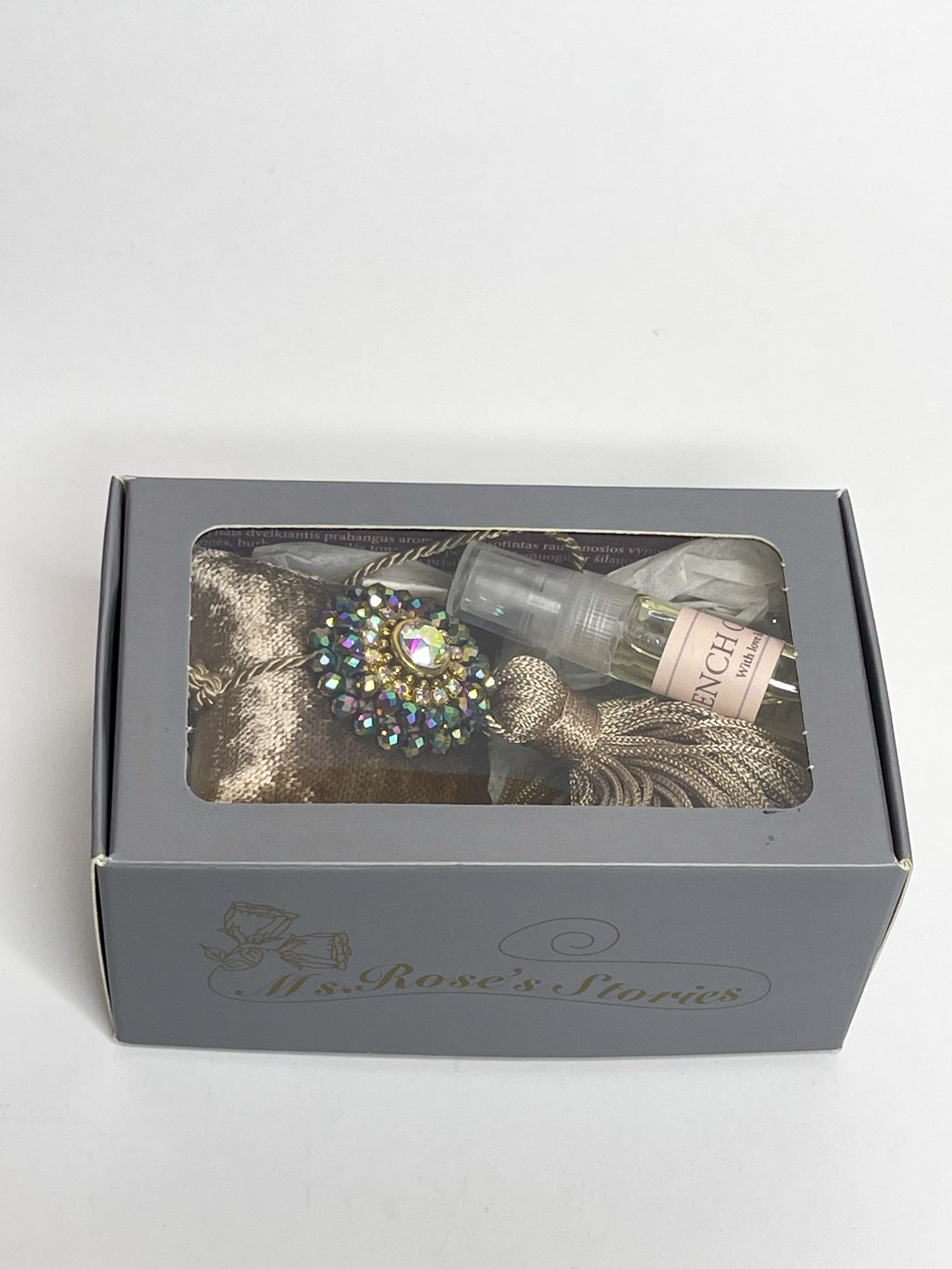 Hanging fragrance with sparkling crystals