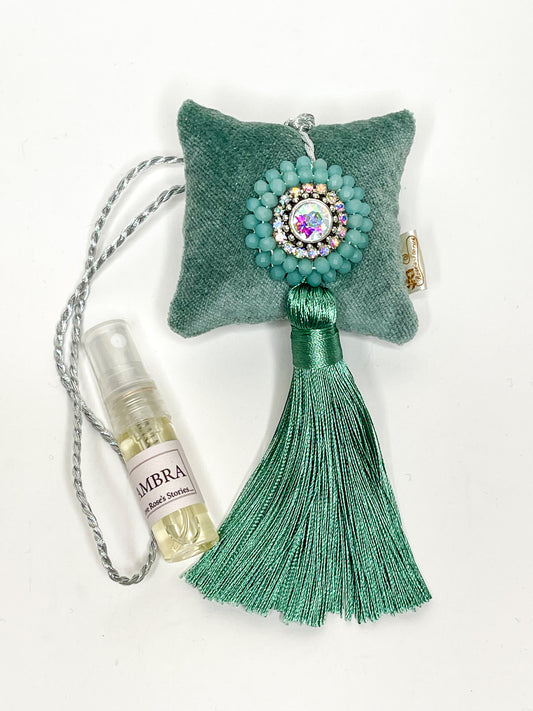 Pakabinamas kvapas su žėrinčiais kristalais