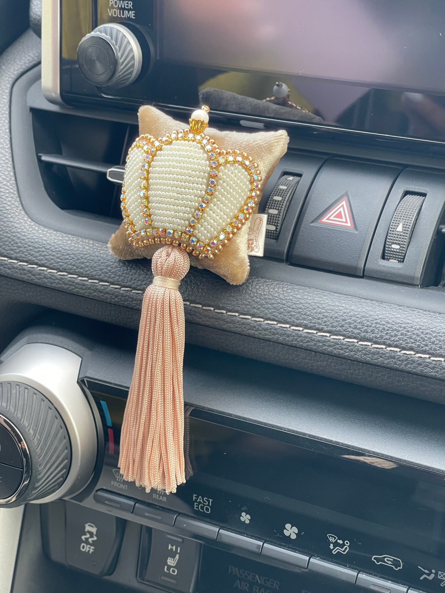 Automobilio kvapas “Karūna”