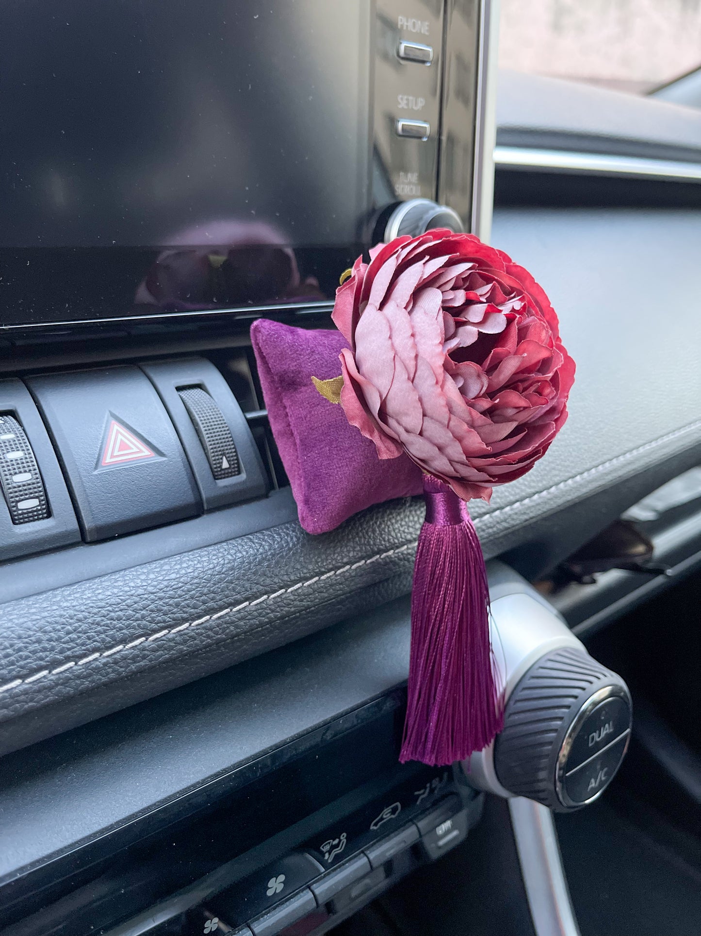 Kvapas automobiliui “Burgundiškas bijūnėlis”