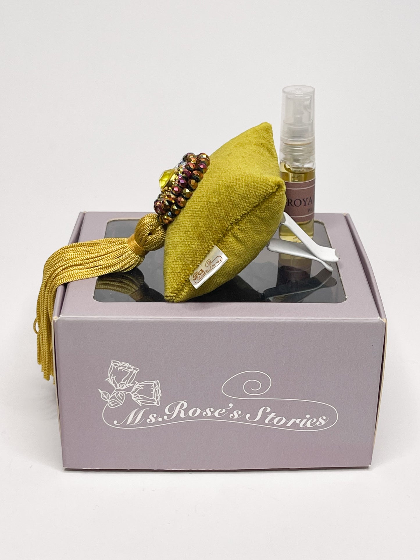 Car fragrance with sparkling crystals