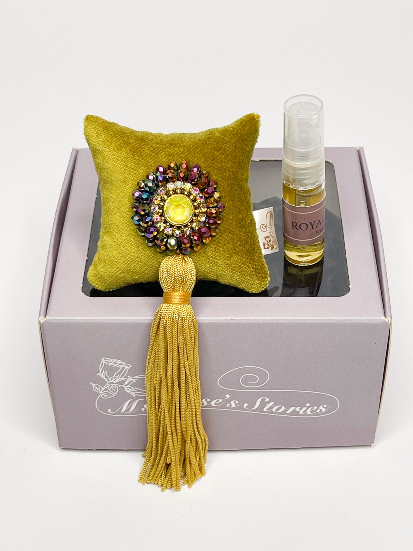 Car fragrance with sparkling crystals
