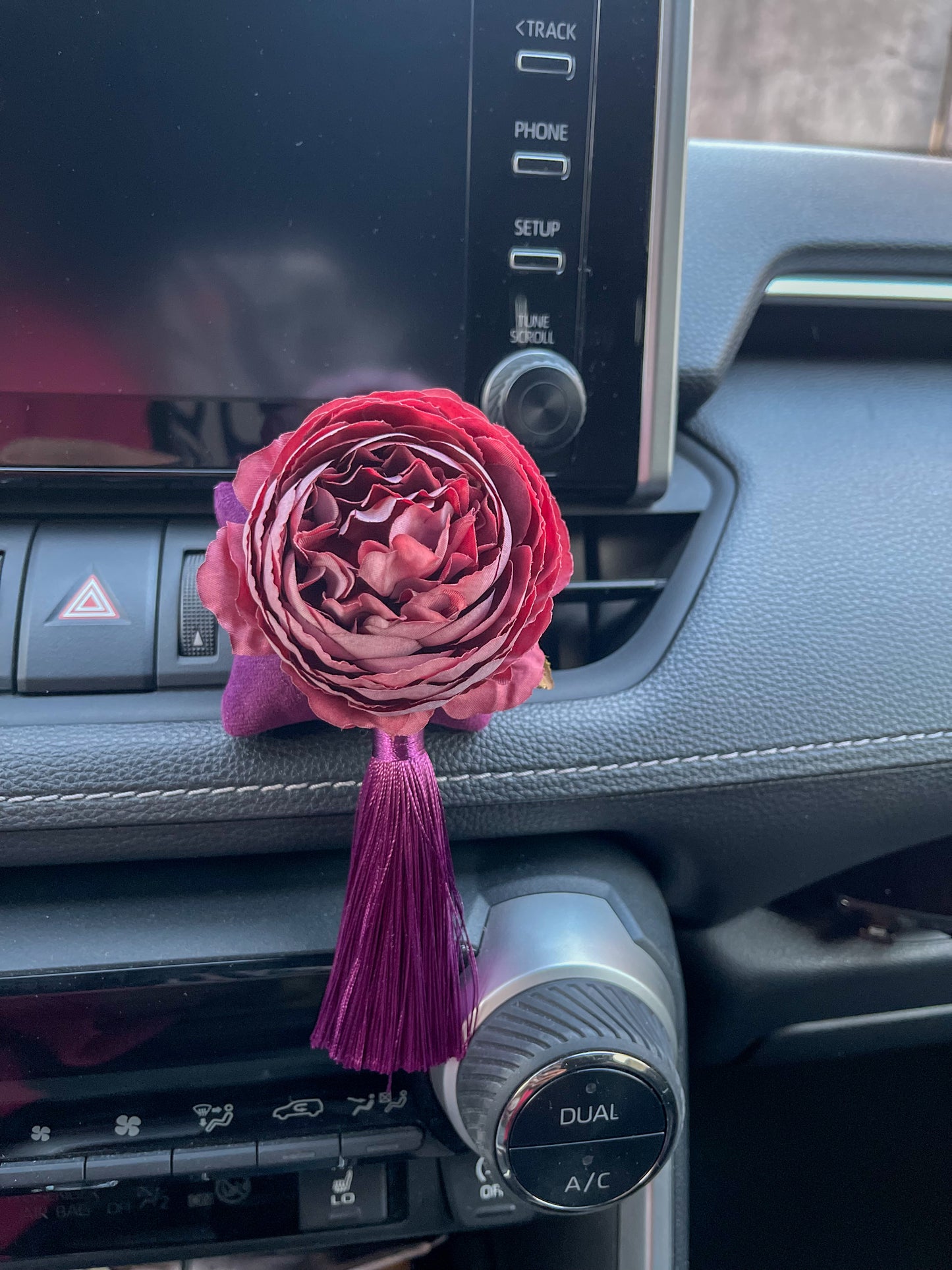Kvapas automobiliui “Burgundiškas bijūnėlis”