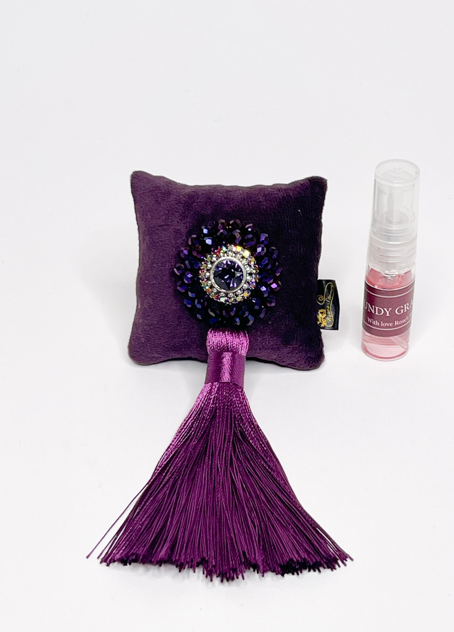 Car fragrance with sparkling crystals