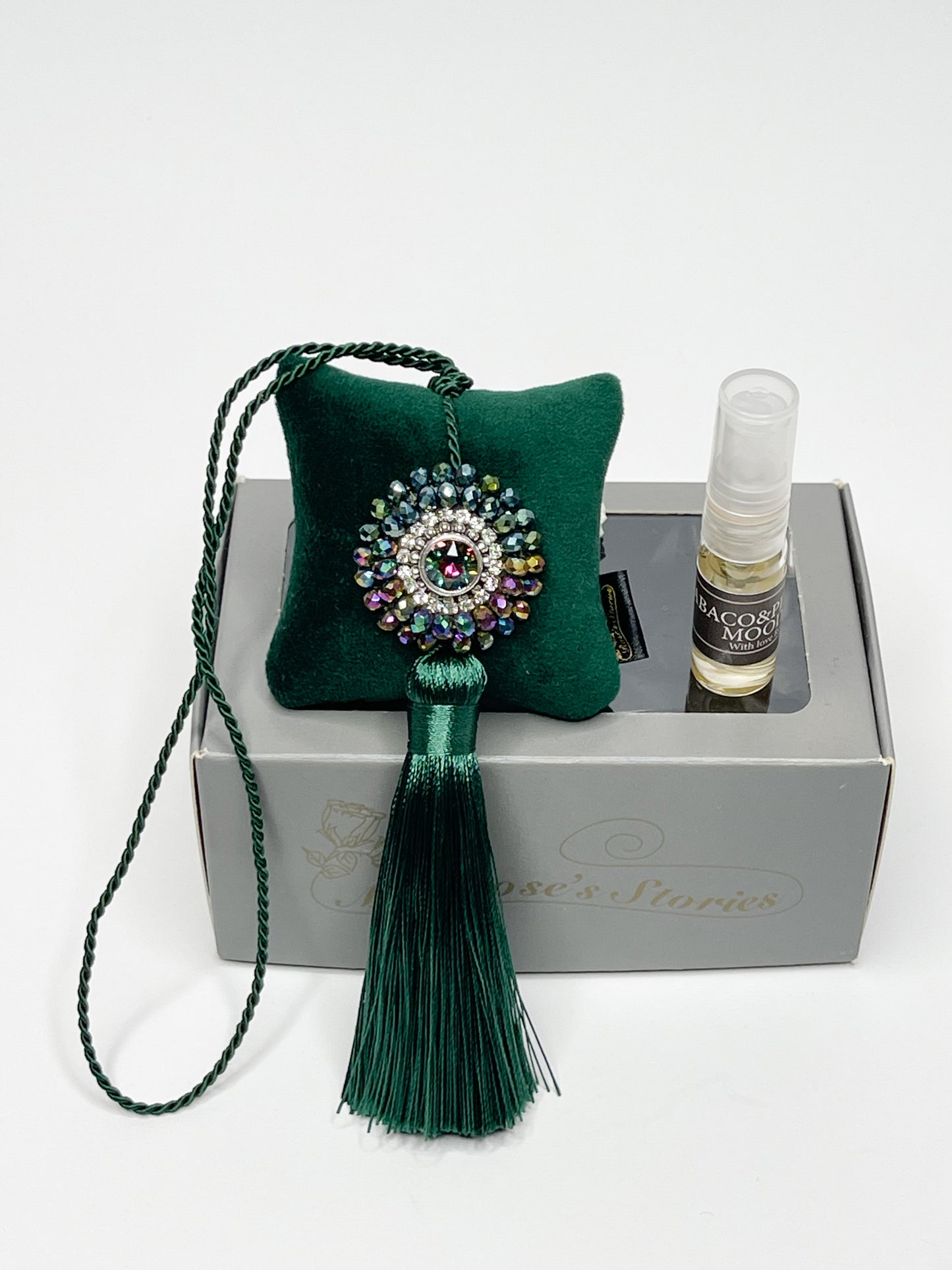 Hanging fragrance with sparkling crystals