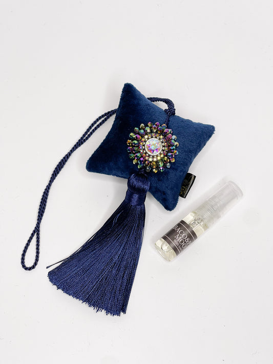 Hanging fragrance with sparkling crystals