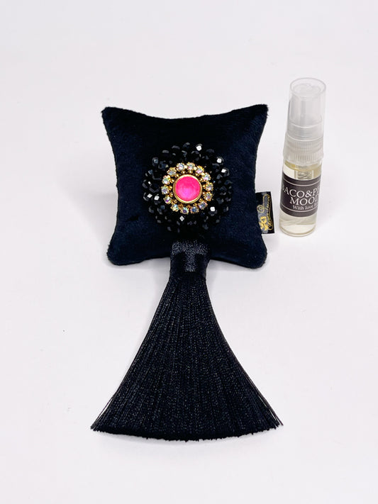 Kvapas automobiliui su žėrinčiais kristalais