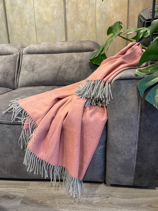 Merino vilnos ir kašmyro pledas “Rausvas vakaras”