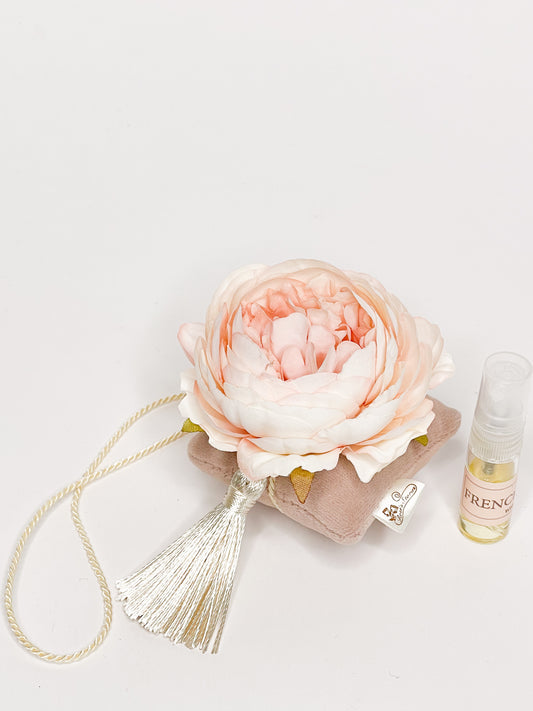 Pakabinamas kvapas “Kreminis bijūnėlis”