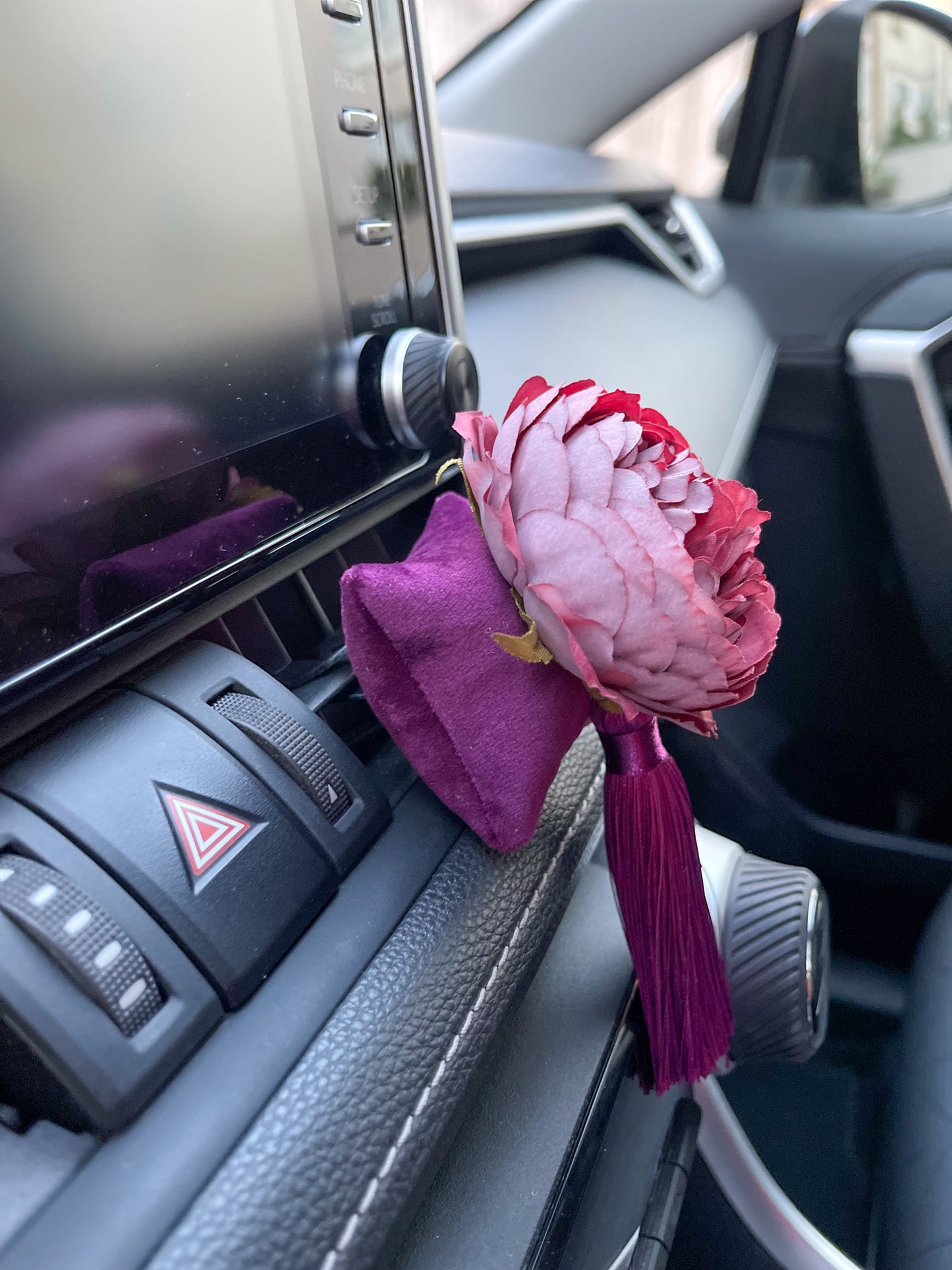 Kvapas automobiliui “Burgundiškas bijūnėlis”