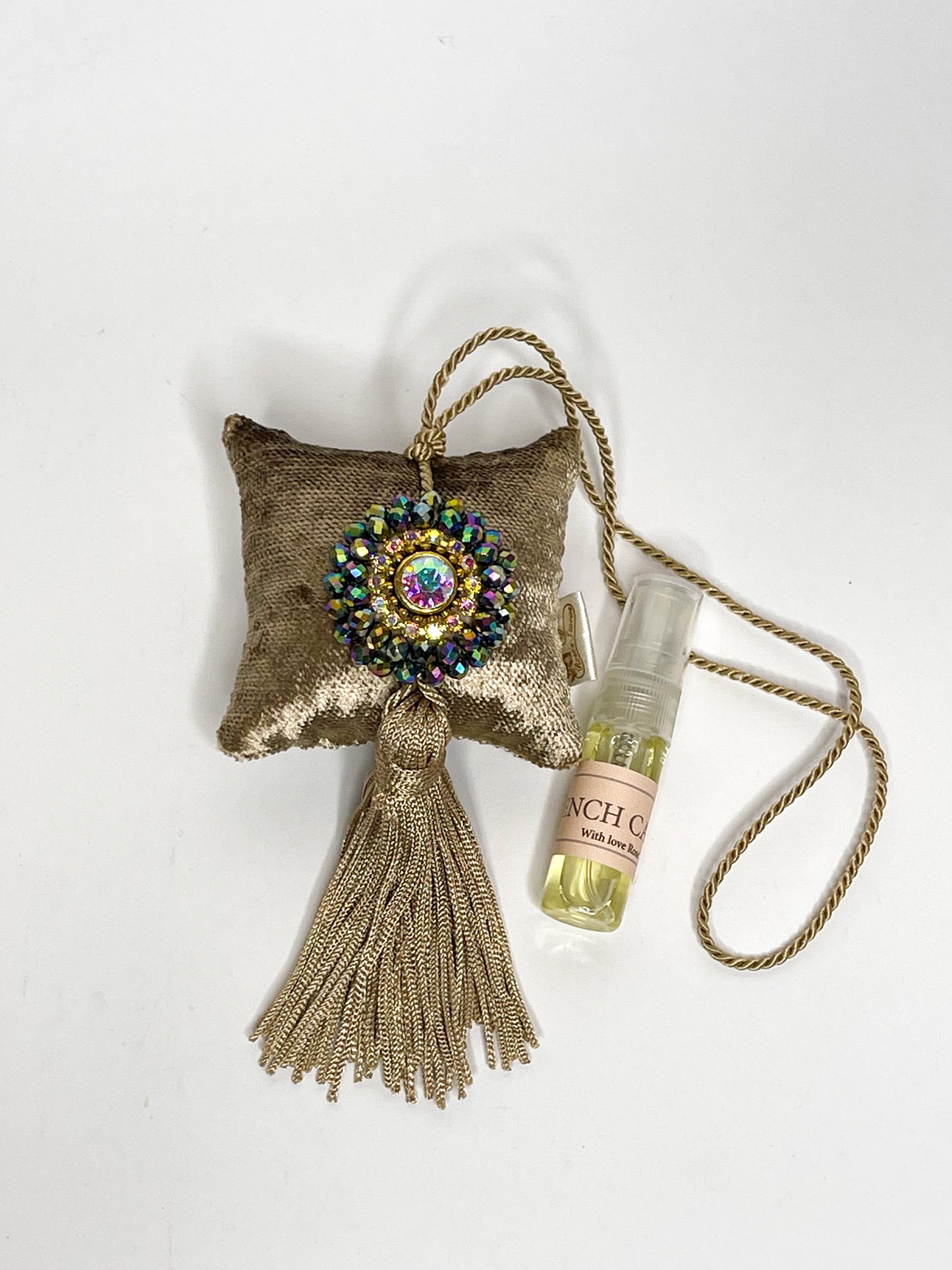 Hanging fragrance with sparkling crystals