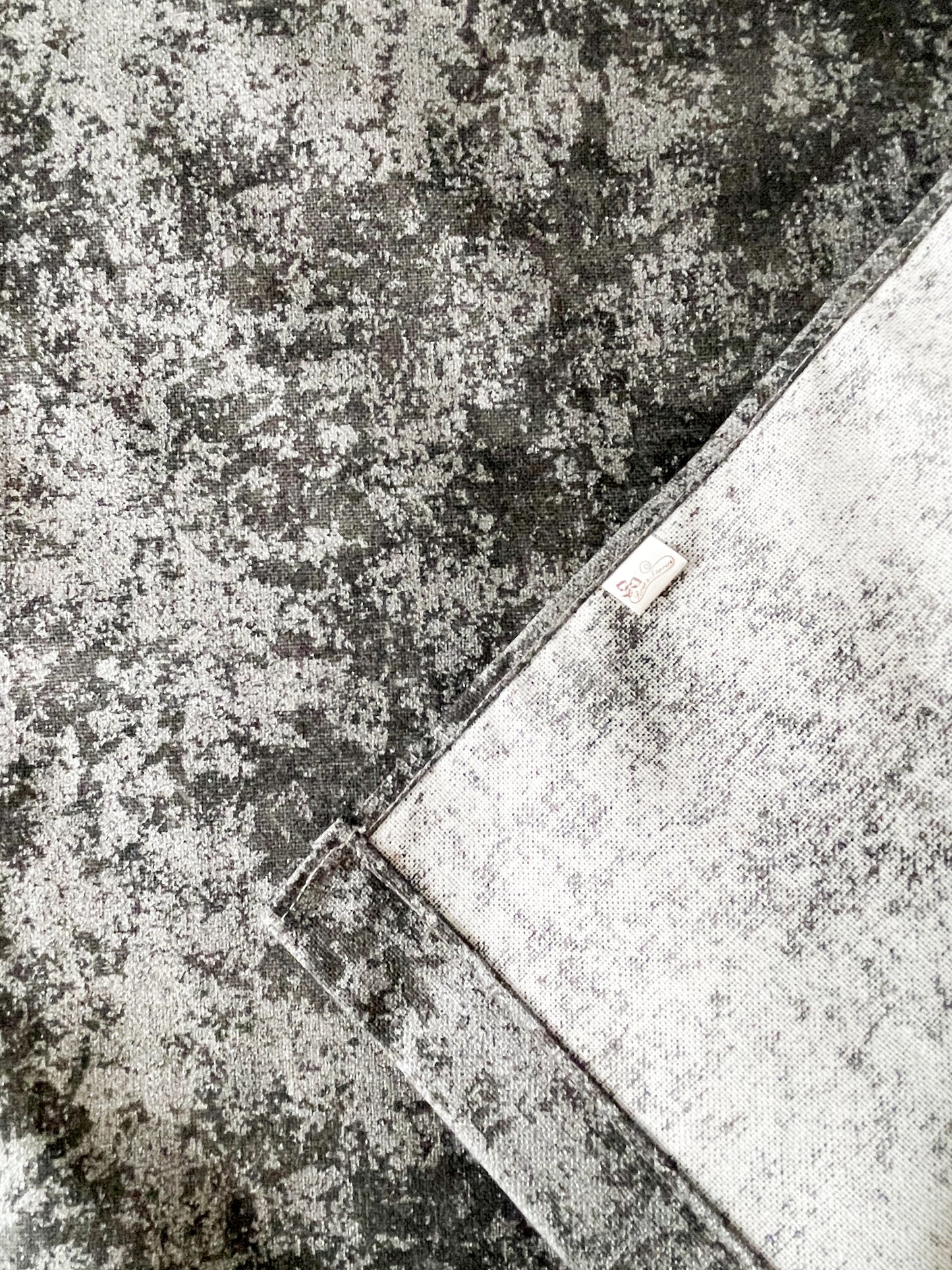 Table runner "Silver Land"