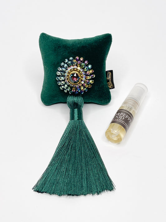 Kvapas automobiliui su žėrinčiais kristalais