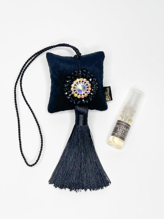 Pakabinamas kvapas su žėrinčiais kristalais