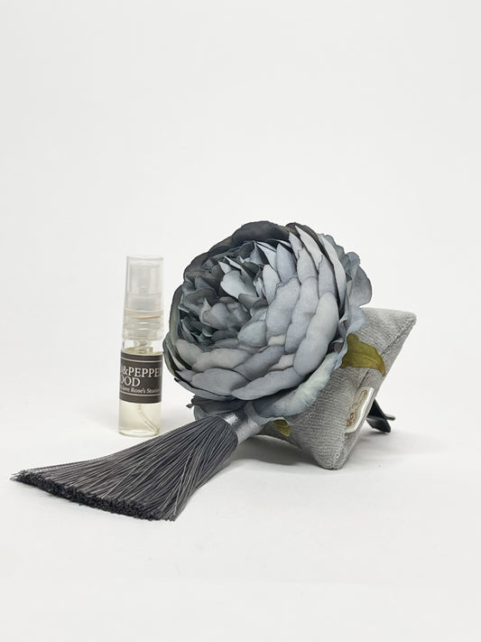 Kvapas automobiliui “Pilkas bijūnėlis”