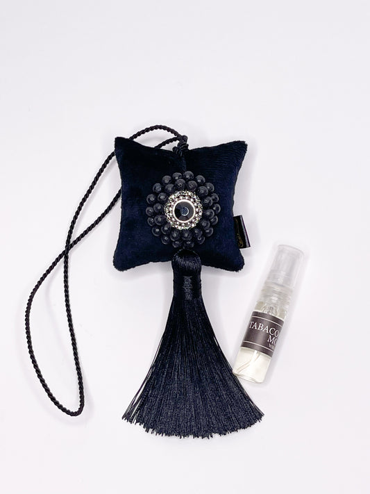 Pakabinamas kvapas su Lavos akmeniu.