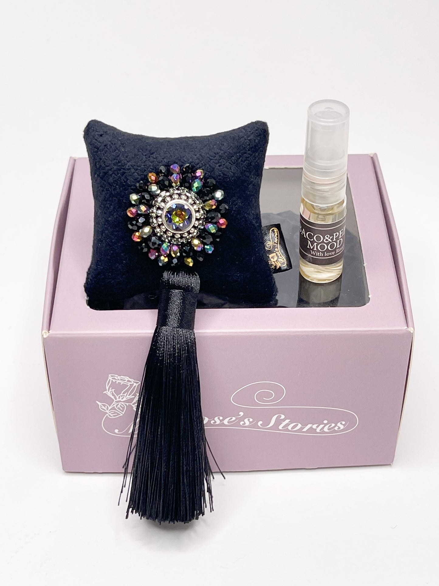 Car fragrance with sparkling crystals