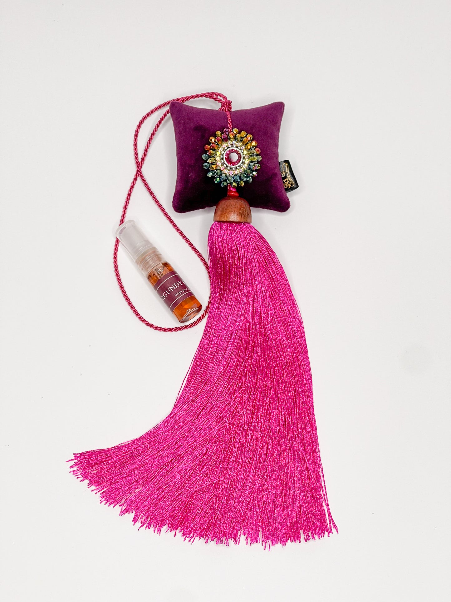 Hanging fragrance with sparkling crystals