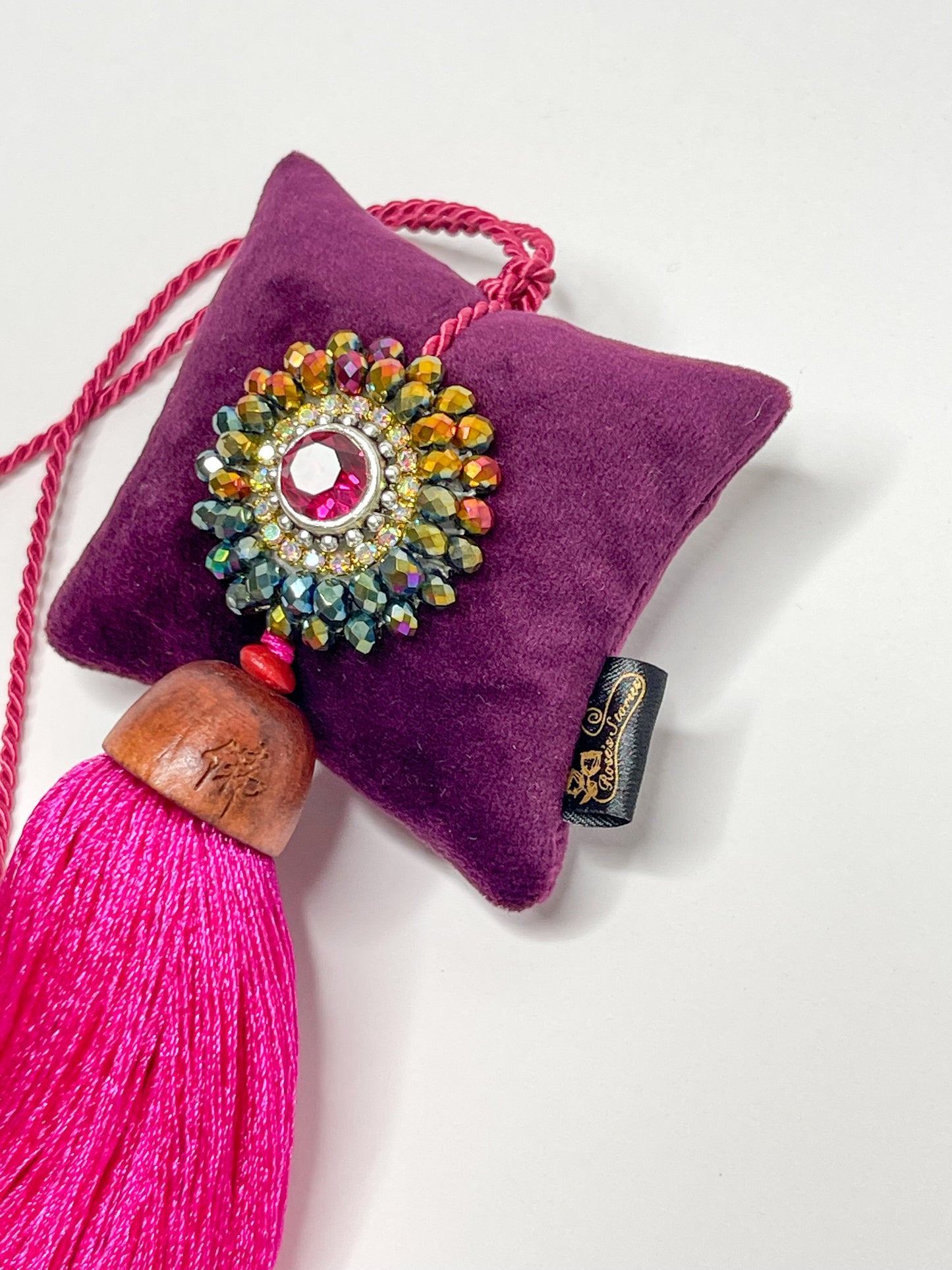 Hanging fragrance with sparkling crystals