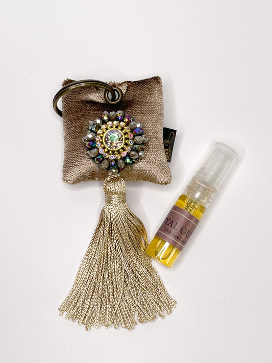 Kvepiantis raktų pakabukas su žėrinčiais kristalais