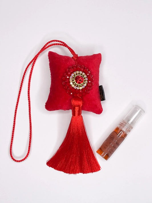 Hanging fragrance with sparkling crystals