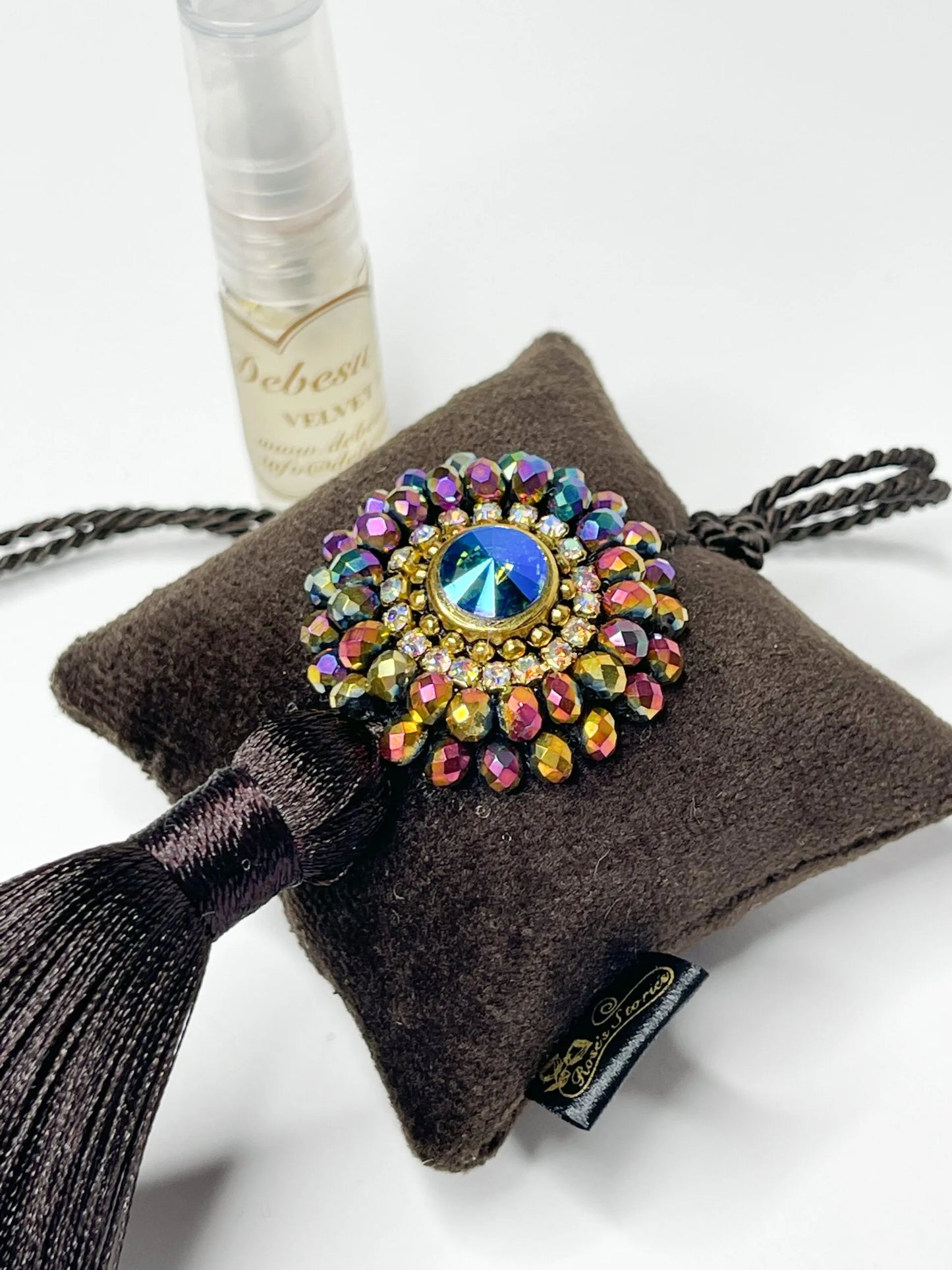 Hanging fragrance with sparkling crystals