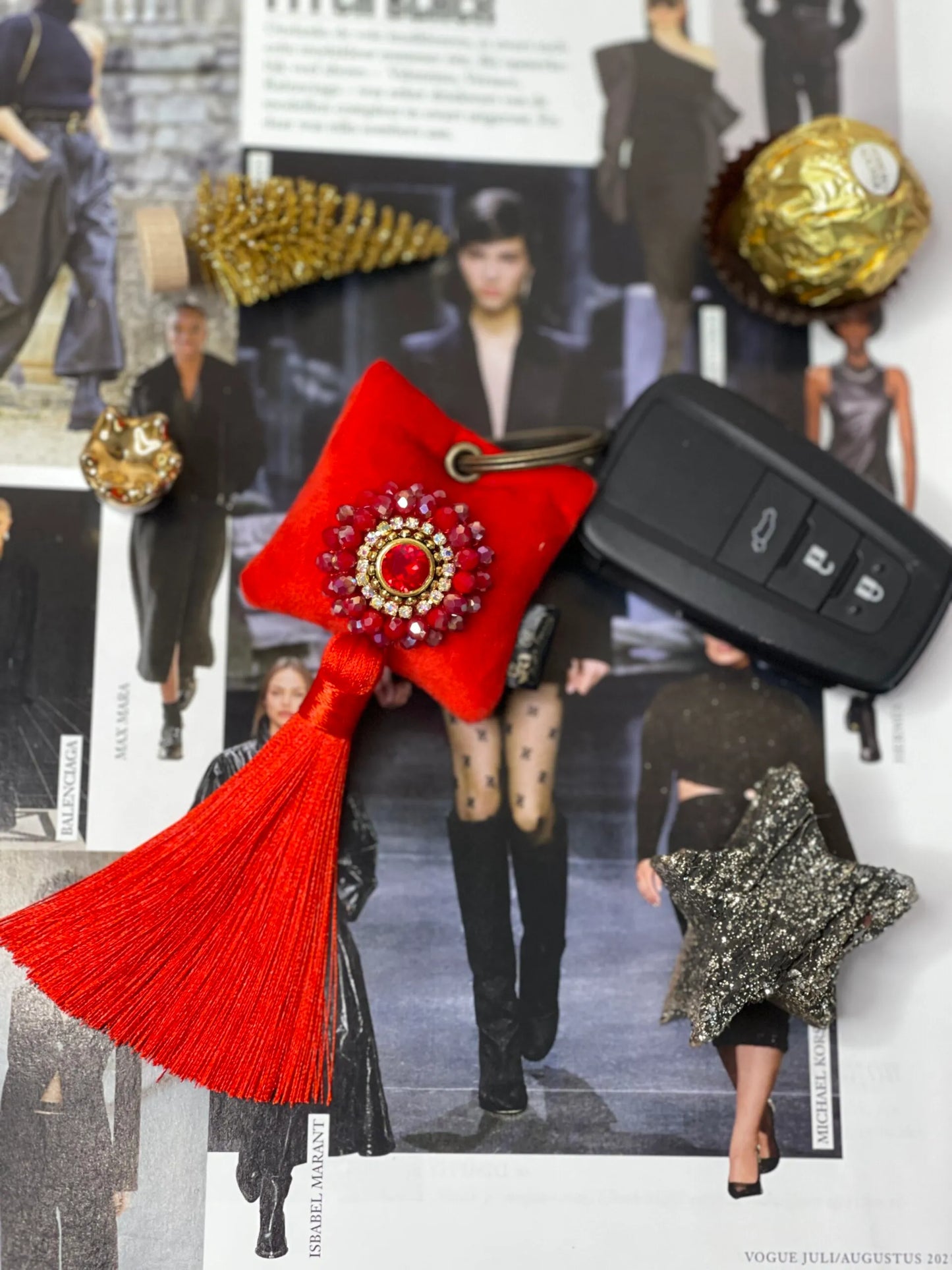 Scented key chain with sparkling crystals