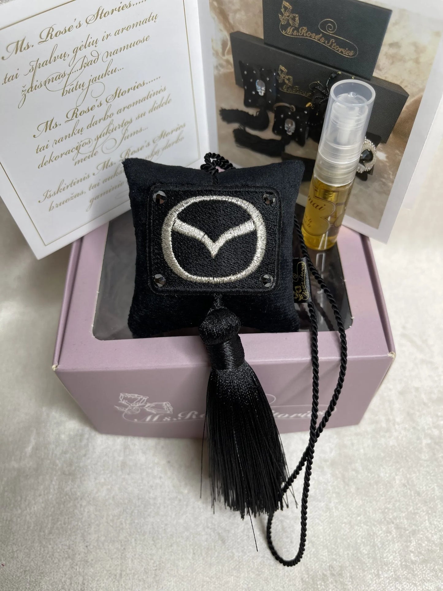Pakabinamas kvapas "Mazda"