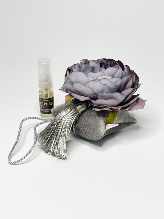 Pakabinamas kvapas “Pilkas bijūnėlis”