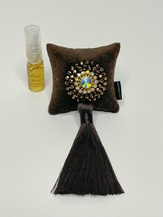 Kvapas automobiliui su žėrinčiais kristalais