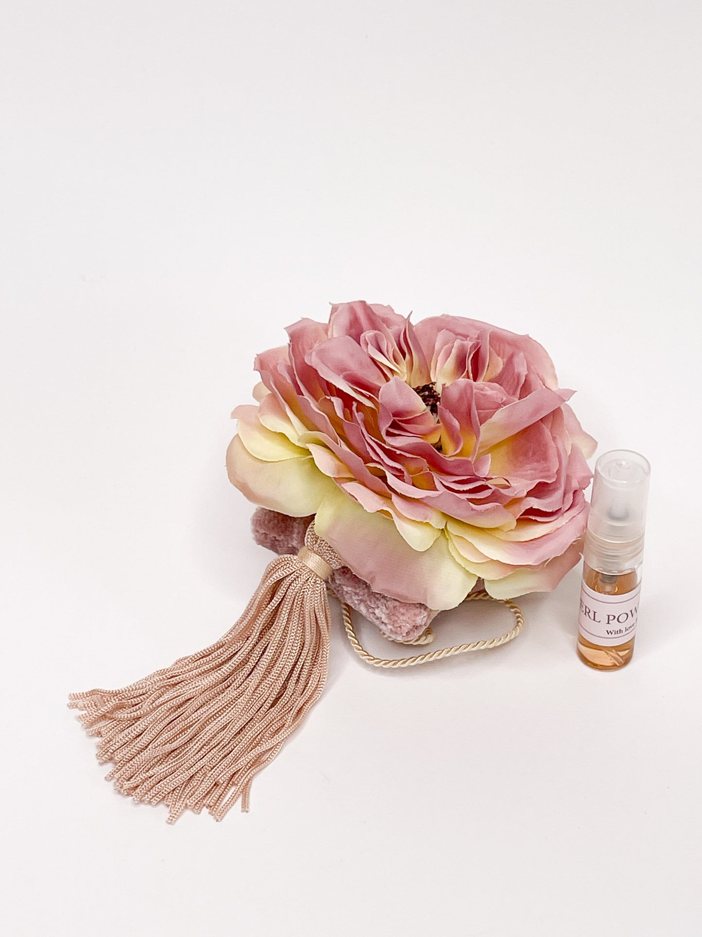 Hanging fragrance "Pearl Rose"