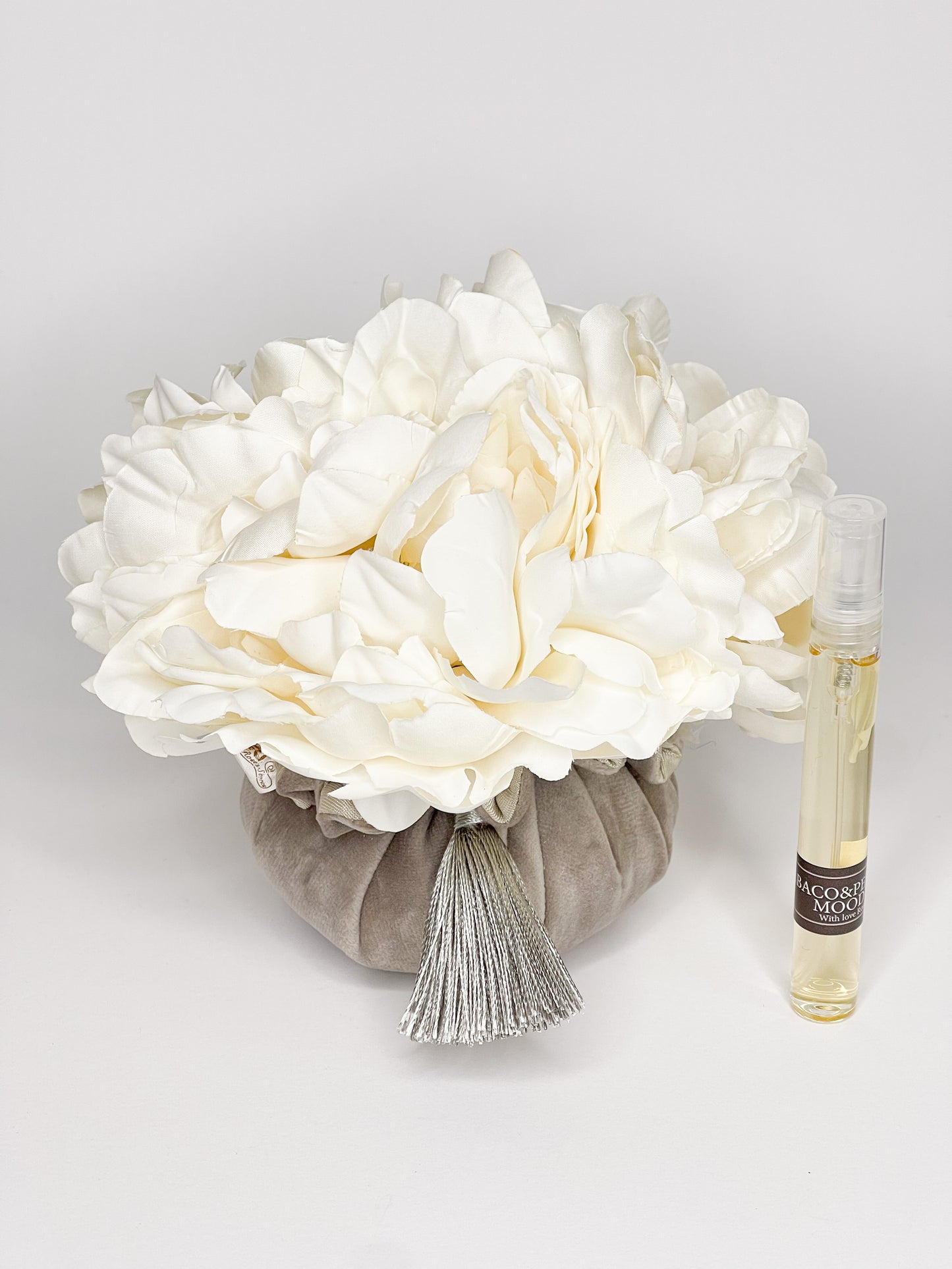 Home fragrance "White peonies"