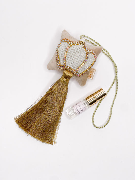 Pakabinamas kvapas “Karūna” su auksiniu kutu.