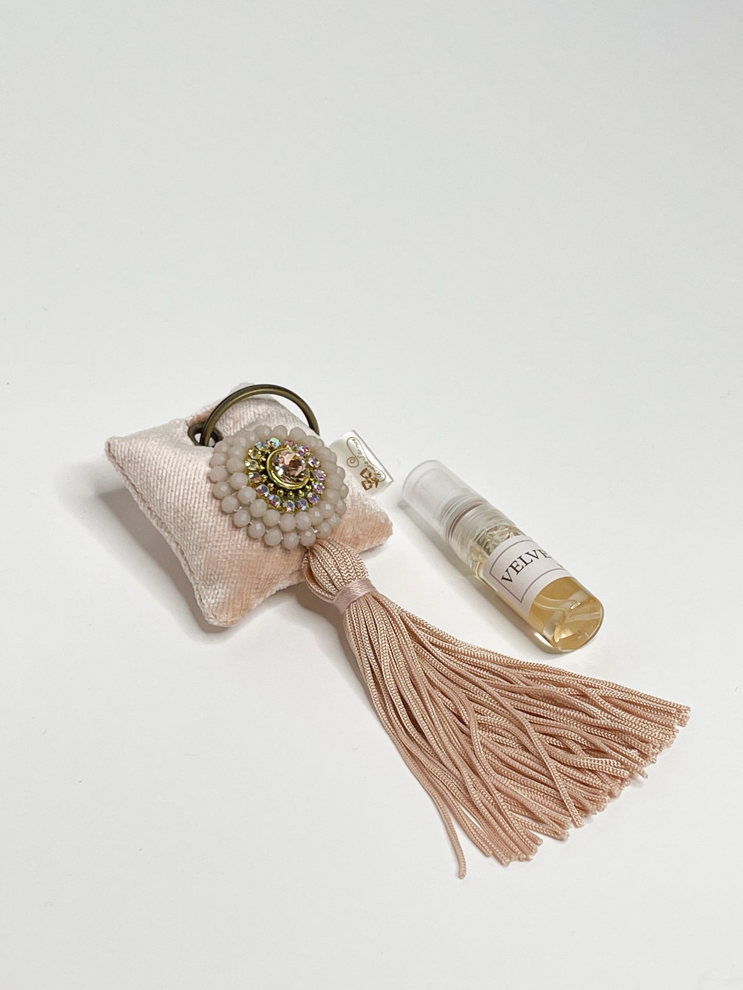 Scented key chain with sparkling crystals