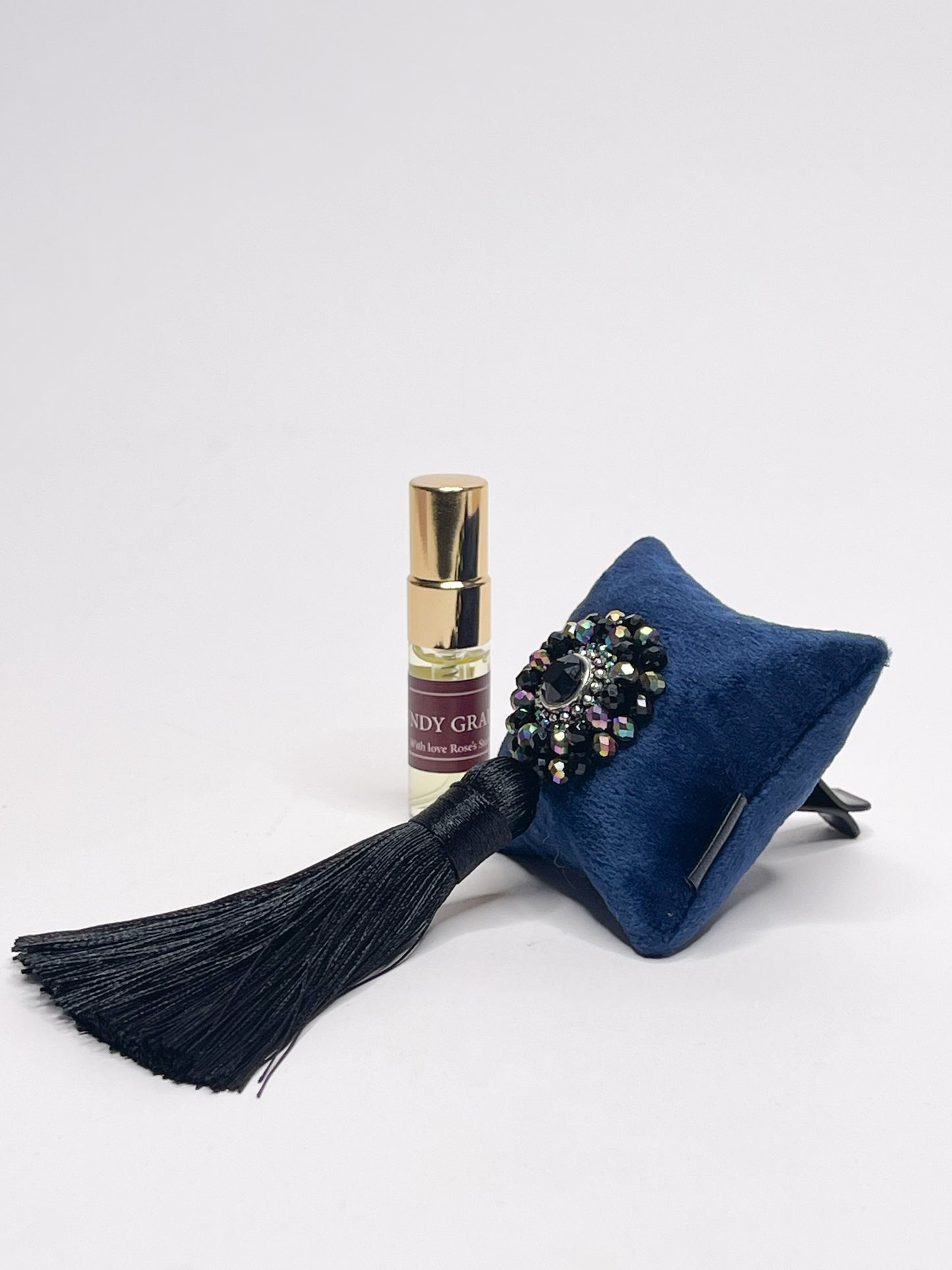 Kvapas automobiliui su žėrinčiais kristalais