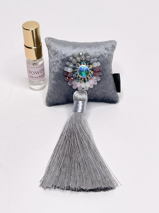 Kvapas automobiliui su žėrinčiais kristalais