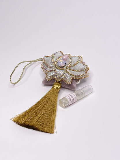 Pakabinamas kvapas “Auksinio Lotoso Žiedas”