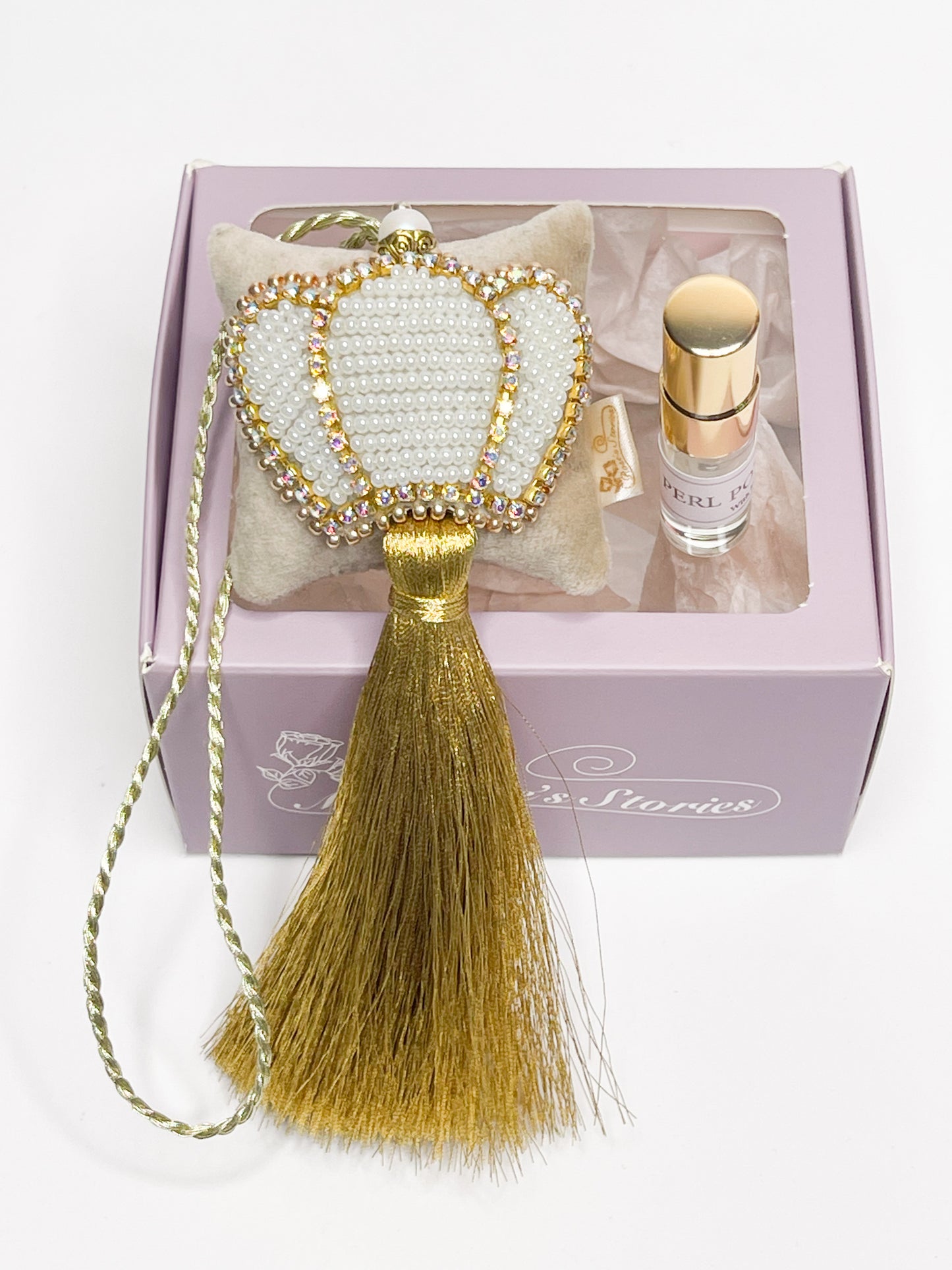 Pakabinamas kvapas “Karūna” su auksiniu kutu.