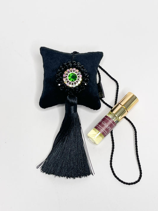 Pakabinamas kvapas su žėrinčiais kristalais