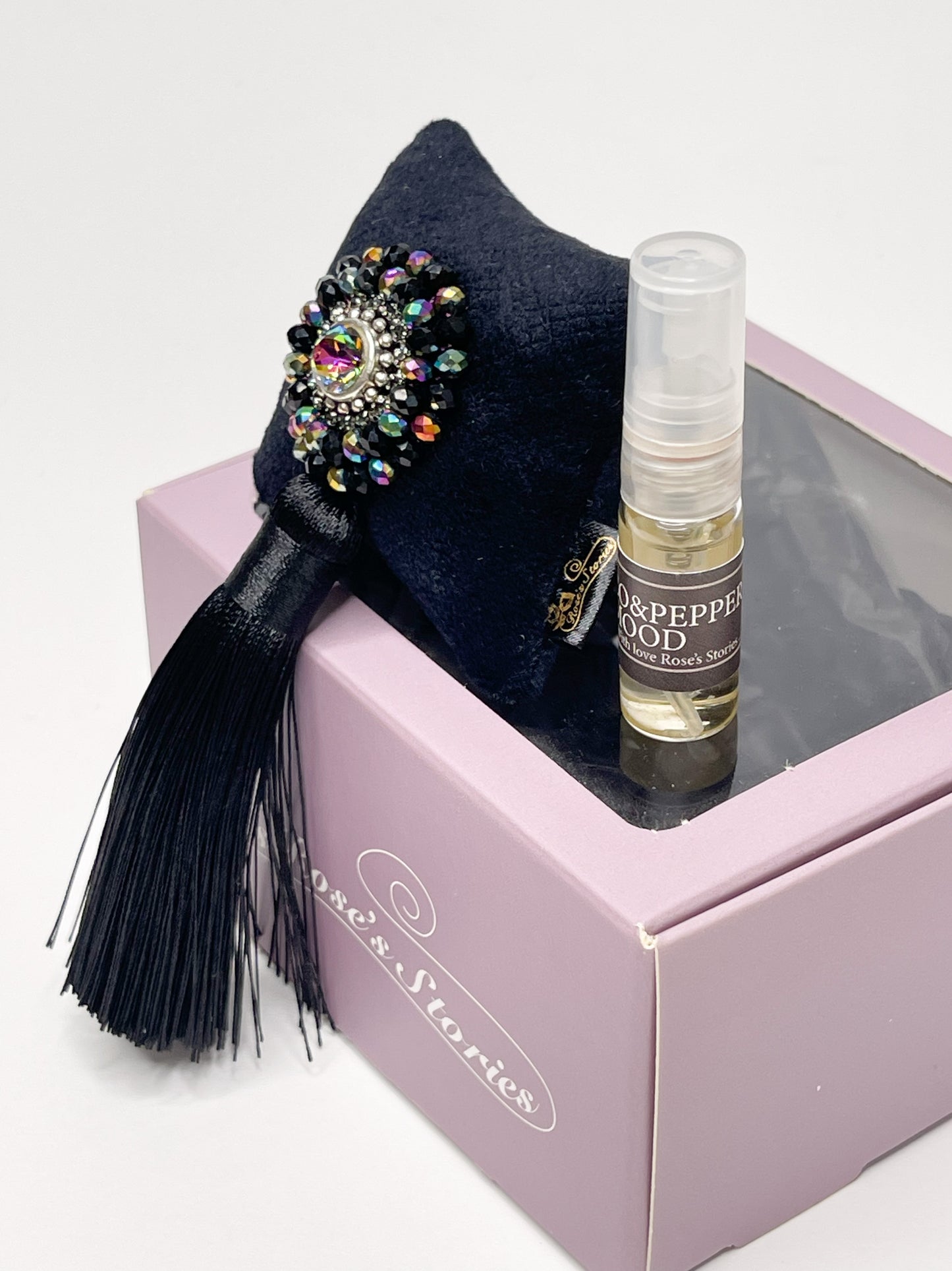 Car fragrance with sparkling crystals
