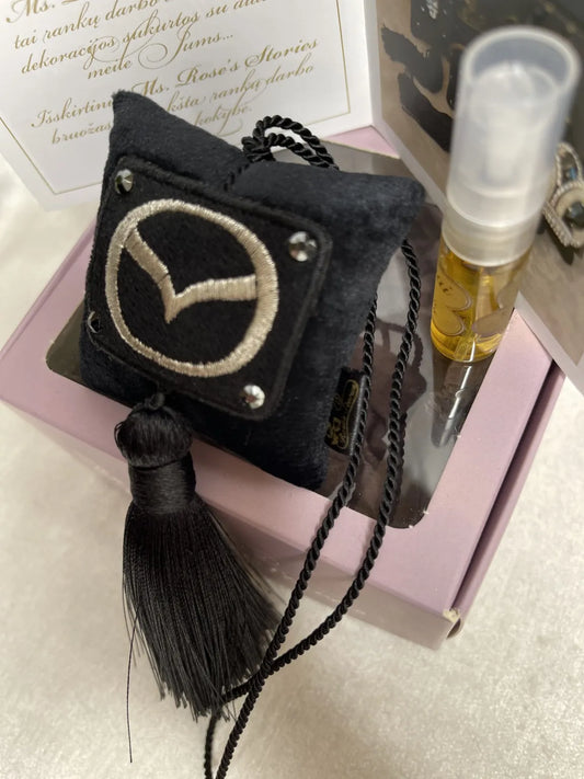 Pakabinamas kvapas "Mazda"