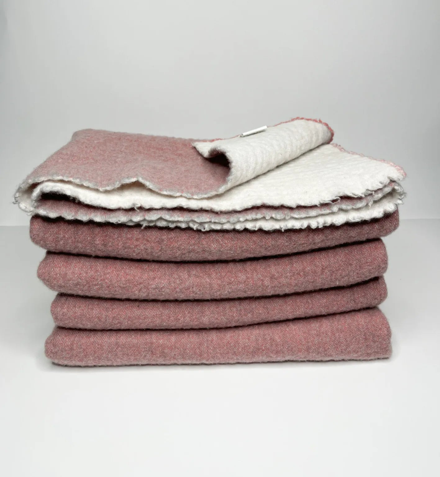 Merino wool blanket "Warm Coral"