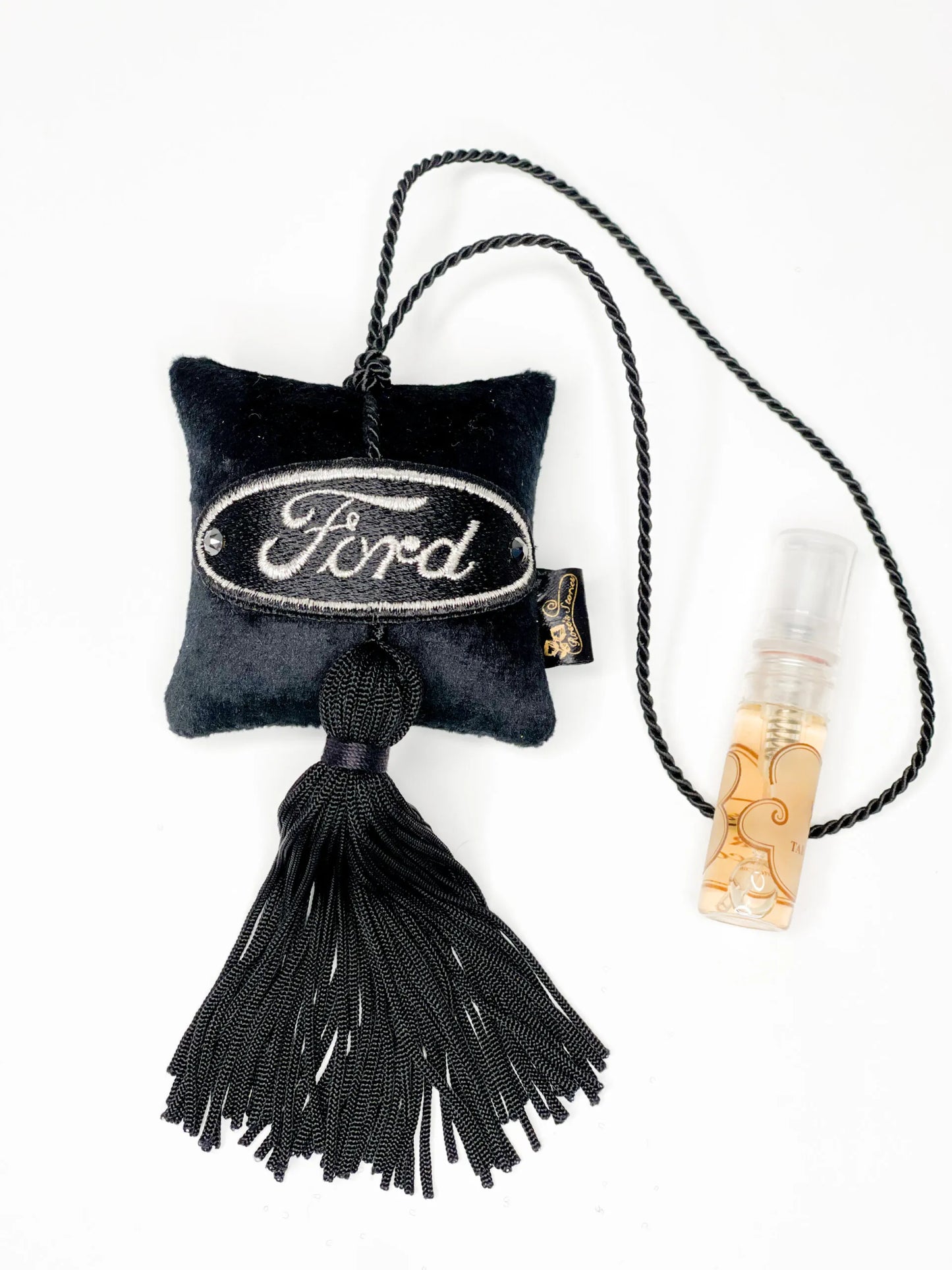 Pakabinamas kvapas "Ford"