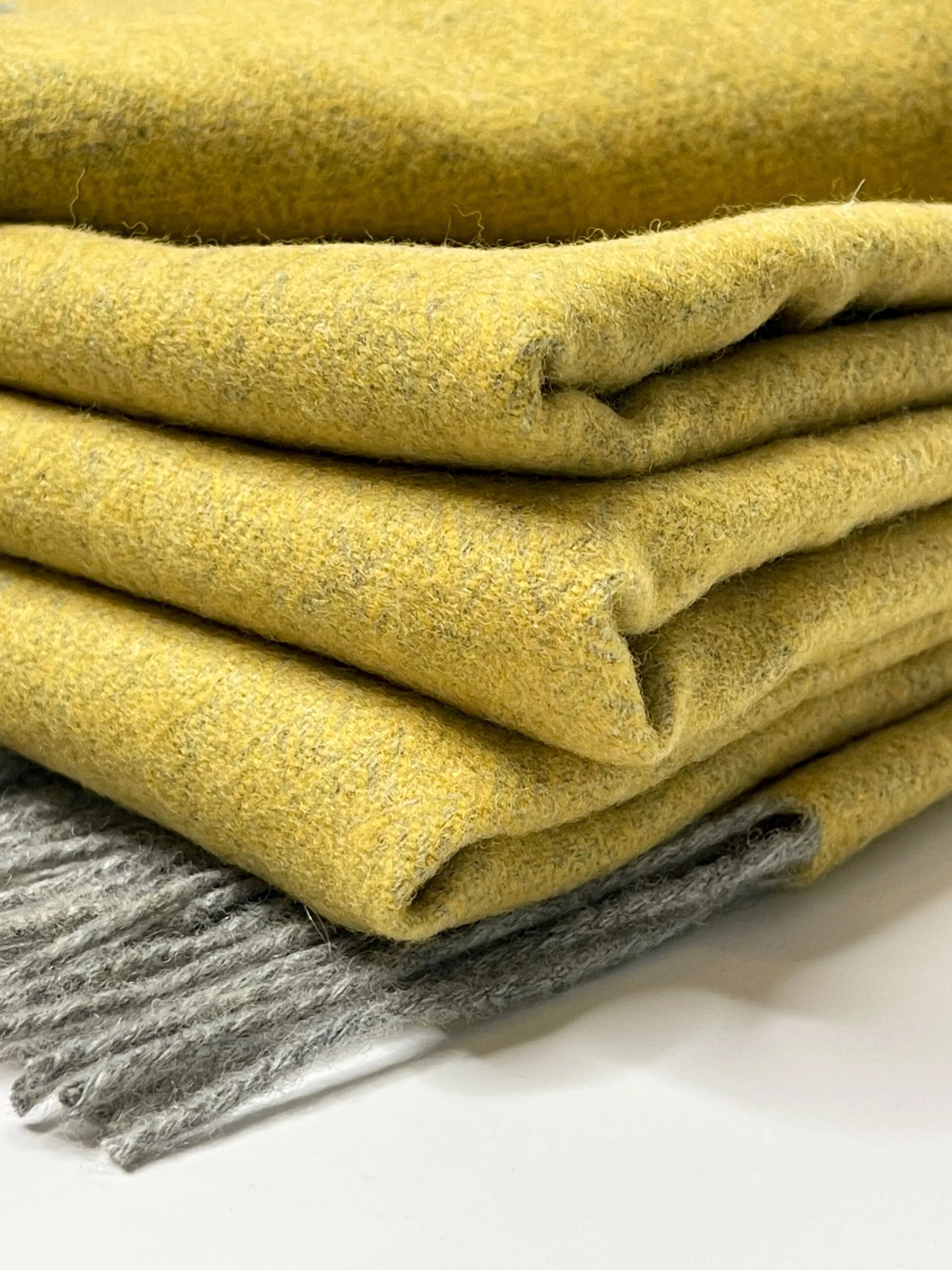 Merino and cashmere wool blanket "Yellow"