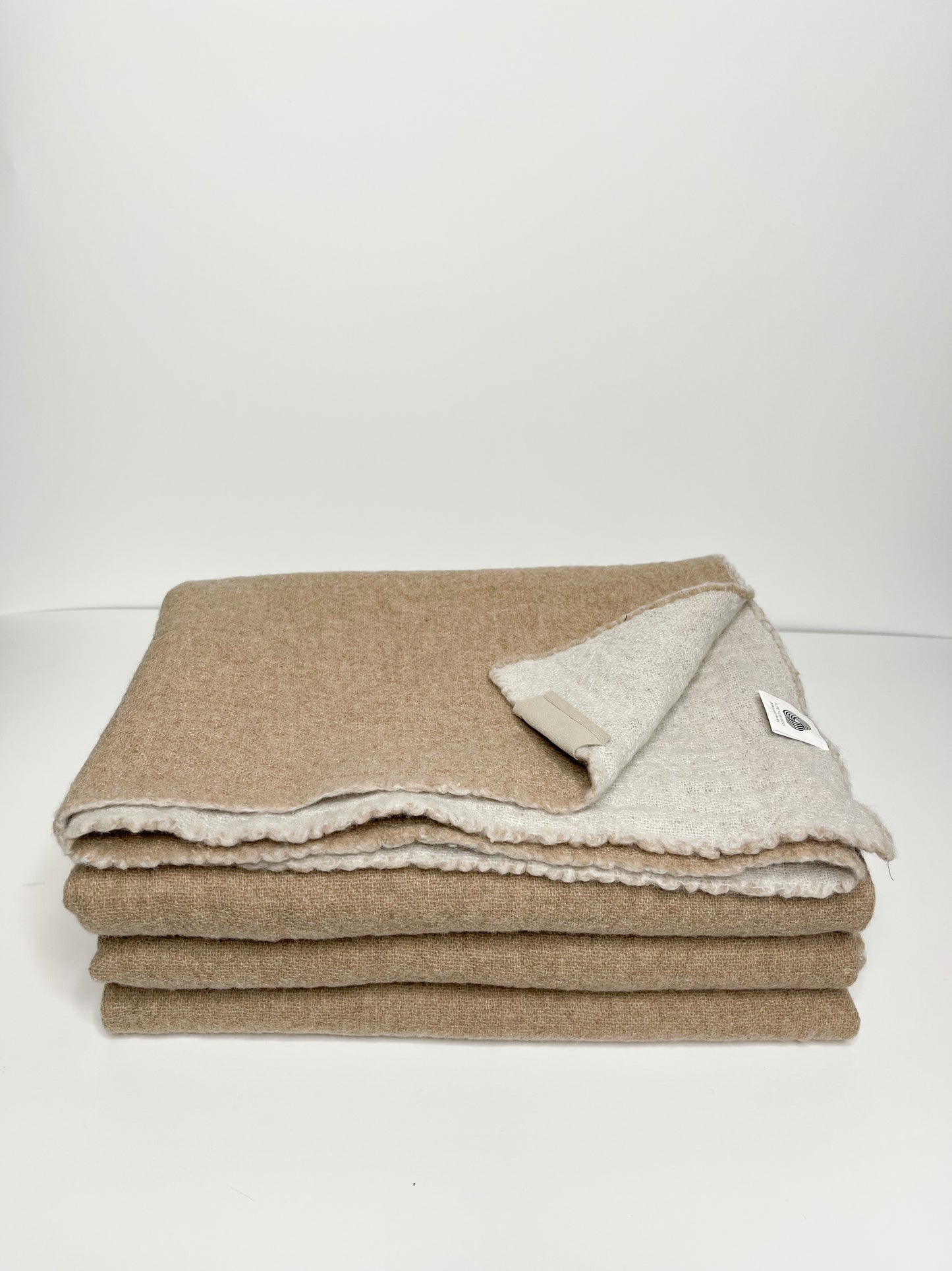 Merino wool blanket "Caramelė"